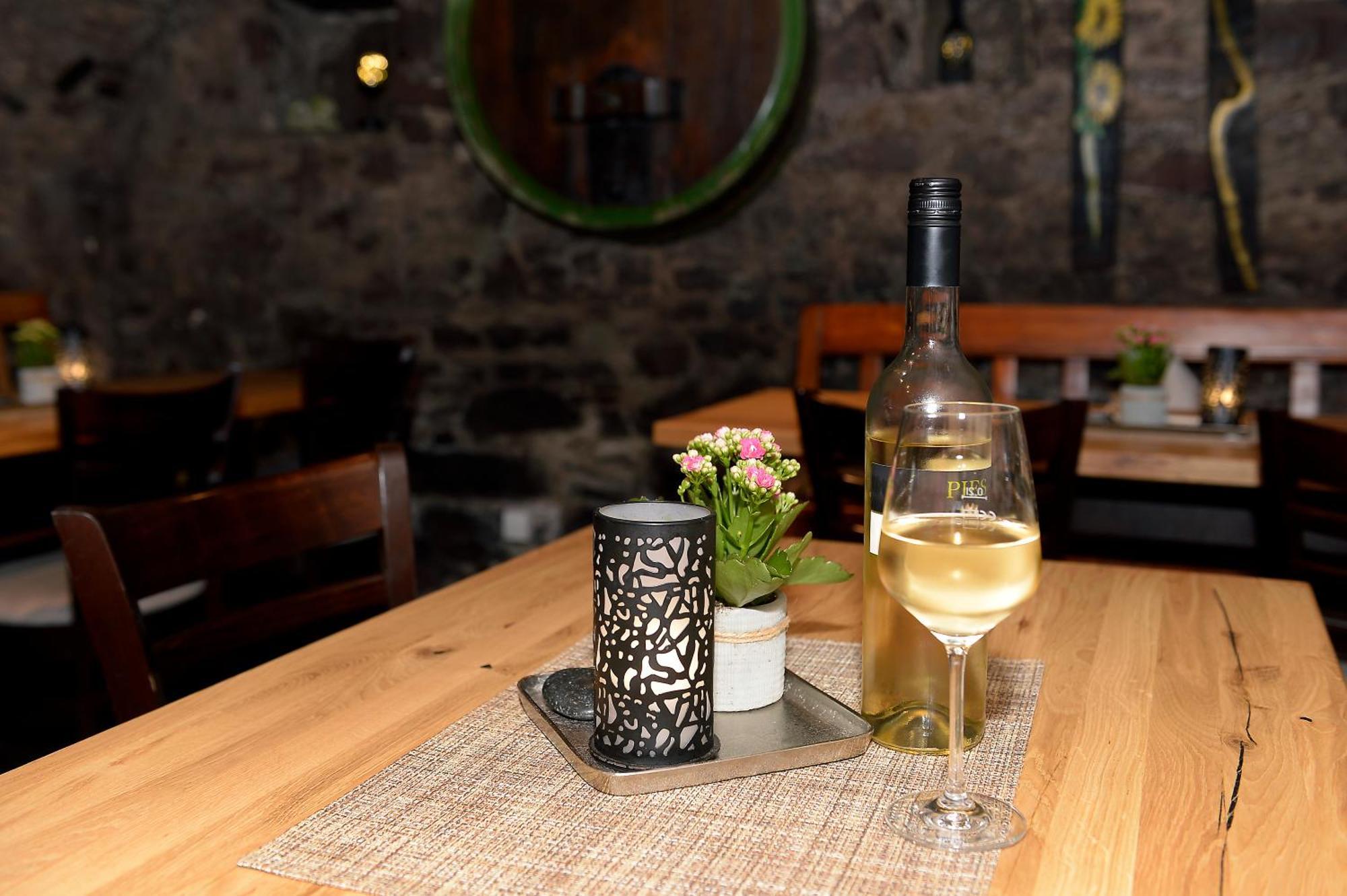 Wein- Und Gaestehaus M. Bai Мизених Екстериор снимка